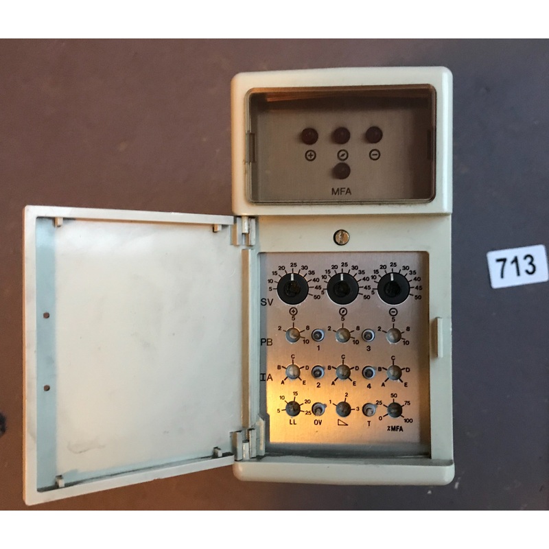 Schneider Satchwell KET 4201  compensator Controller Panel #713