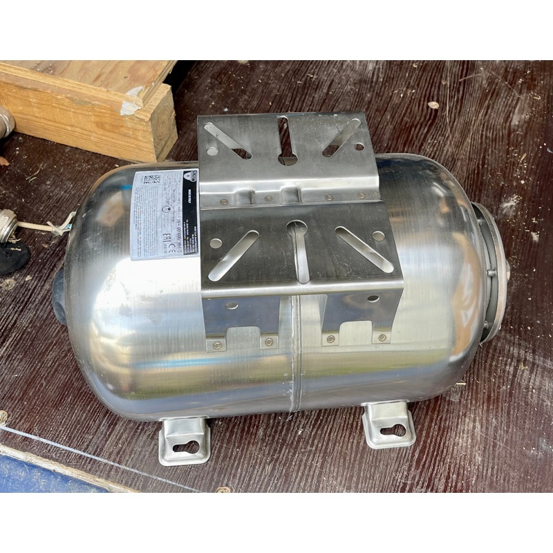 Zilmet 24 Litre (10 Bar) LH Stainless Steel Horizontal Vessel 111 INOX-PRO 1110002402 #3644